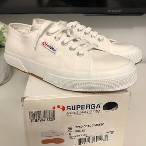 Superga canvas white sneakers!